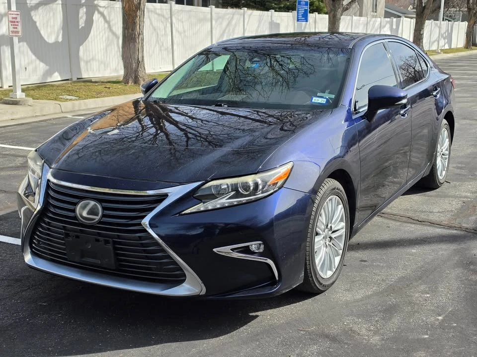 2016 Lexus ES 6th Gen - Image 2 of 17