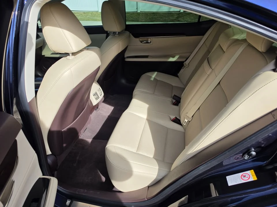 2016 Lexus ES 6th Gen - Image 8 of 17