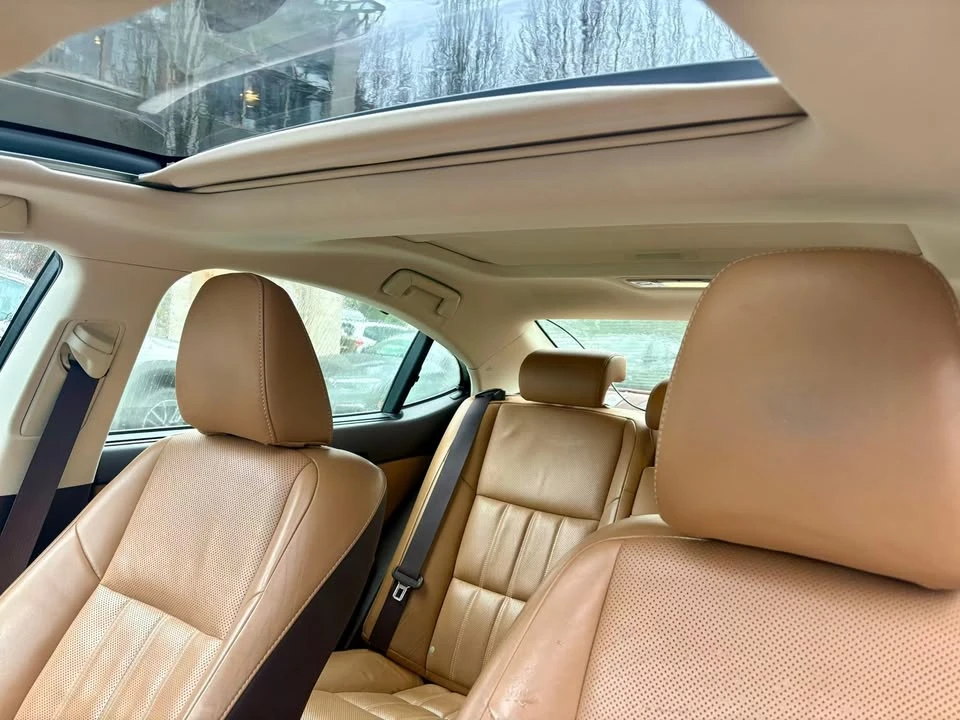 2016 Lexus ES 6th Gen - Image 19 of 19