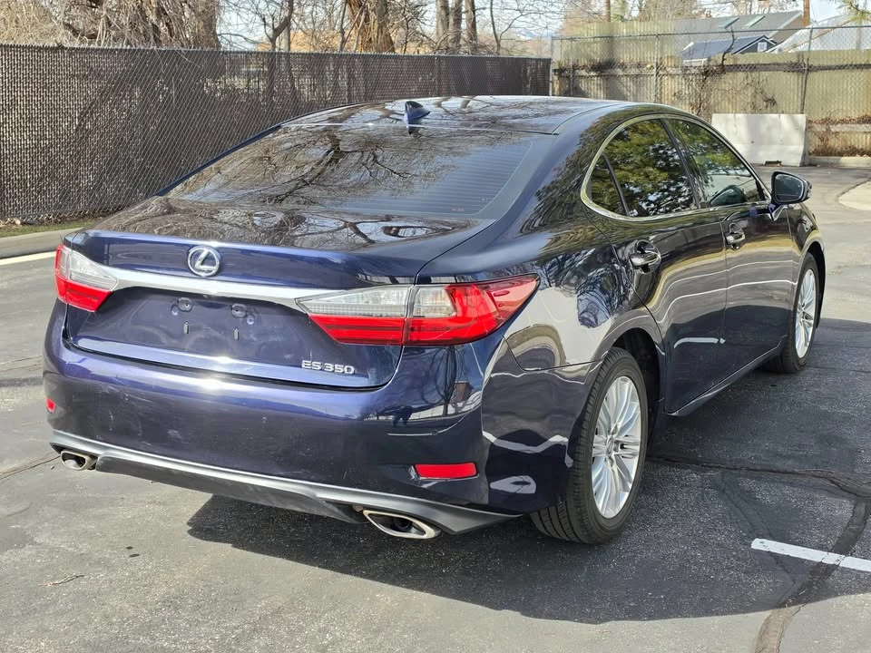 2016 Lexus ES 6th Gen - Image 4 of 17