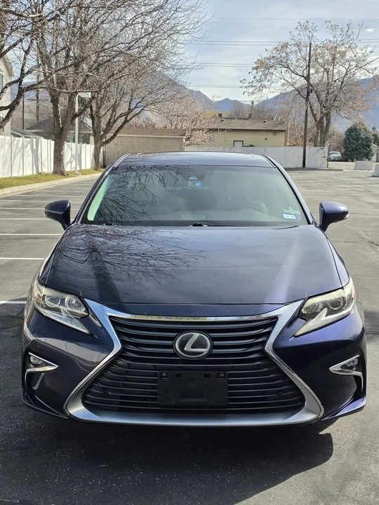 2016 Lexus ES 6th Gen - Image 6 of 17