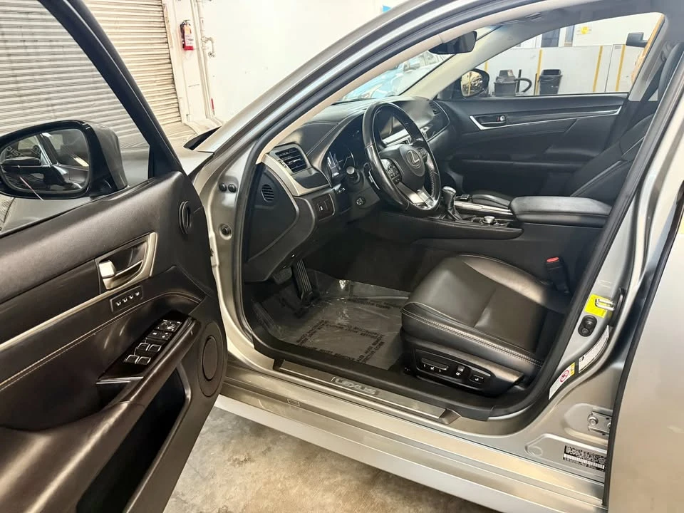 2016 Lexus GS 4th Gen - Image 9 of 19