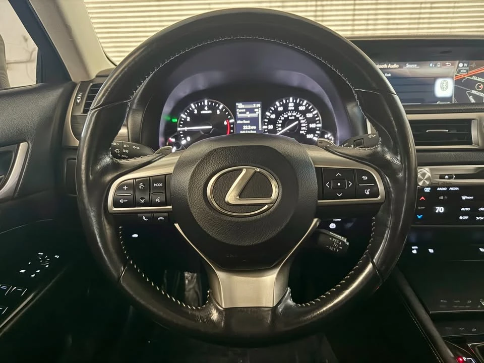 2016 Lexus GS 4th Gen - Image 15 of 19
