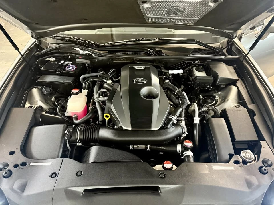 2016 Lexus GS 4th Gen - Image 18 of 19