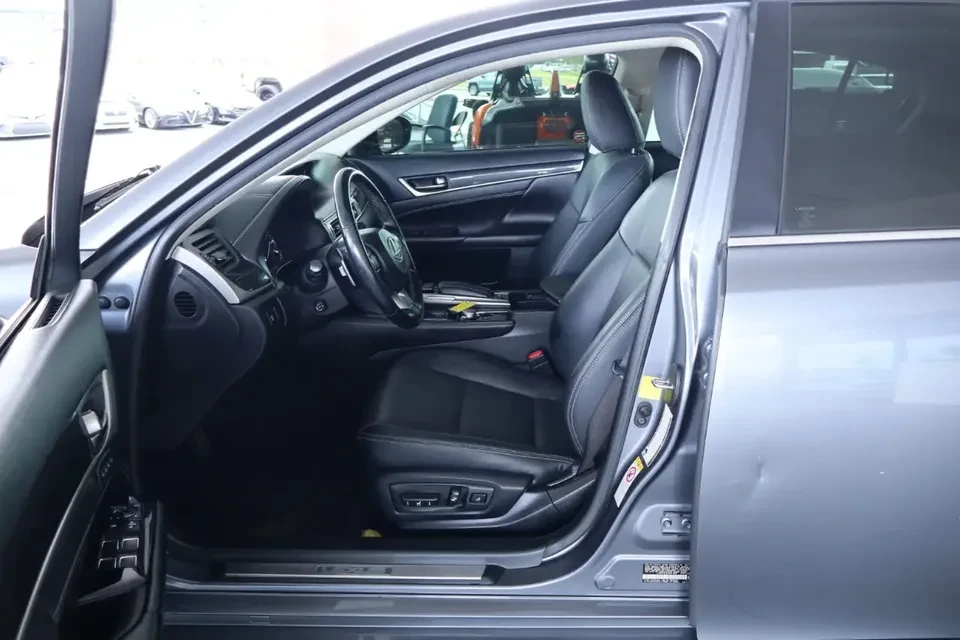 2016 Lexus GS 4th Gen - Image 4 of 7