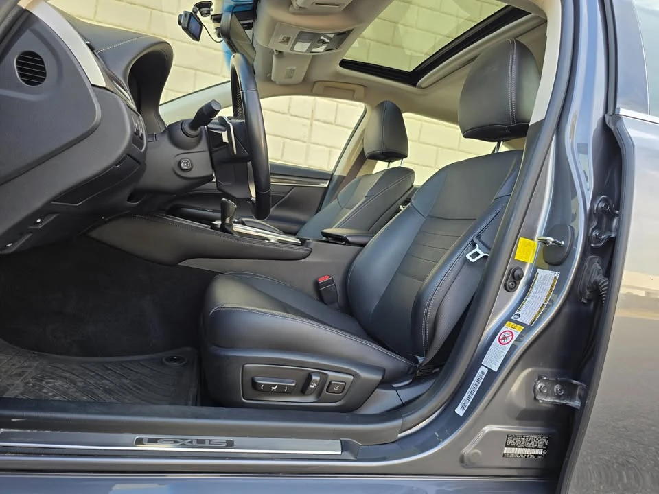 2016 Lexus GS 4th Gen - Image 13 of 16