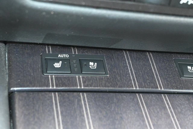 2016 Lexus GS 4th Gen - Image 17 of 19