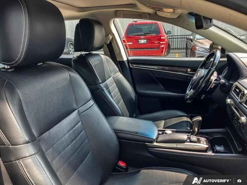 2016 Lexus GS 4th Gen - Image 17 of 20