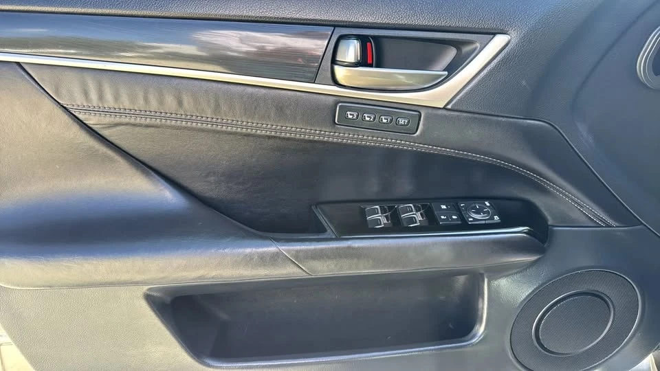 2016 Lexus GS 4th Gen - Image 13 of 16