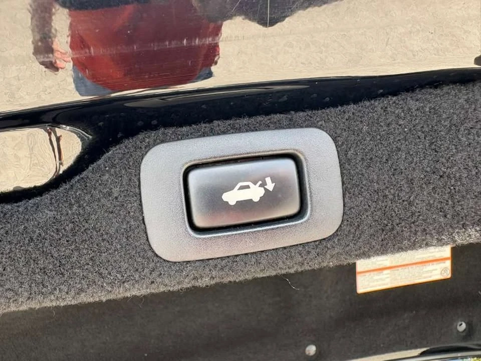2016 Lexus GS 4th Gen - Image 19 of 19