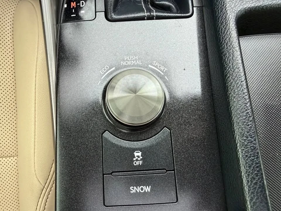 2016 Lexus IS 3rd Gen - Image 17 of 20