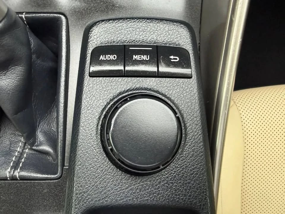2016 Lexus IS 3rd Gen - Image 18 of 20