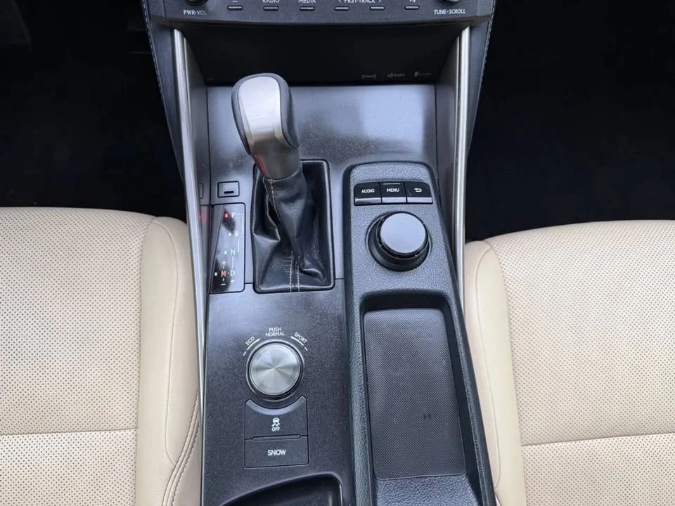 2016 Lexus IS 3rd Gen - Image 16 of 20