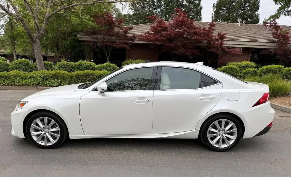 2016 Lexus IS 3rd Gen - Image 5 of 20