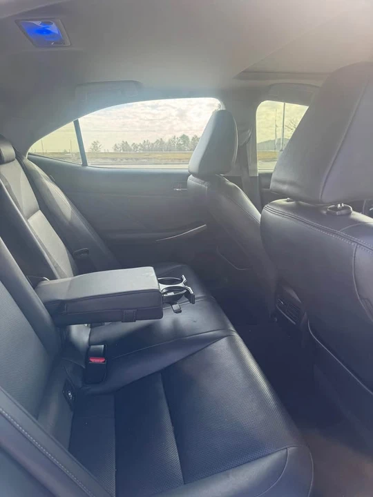 2016 Lexus IS 3rd Gen - Image 5 of 8