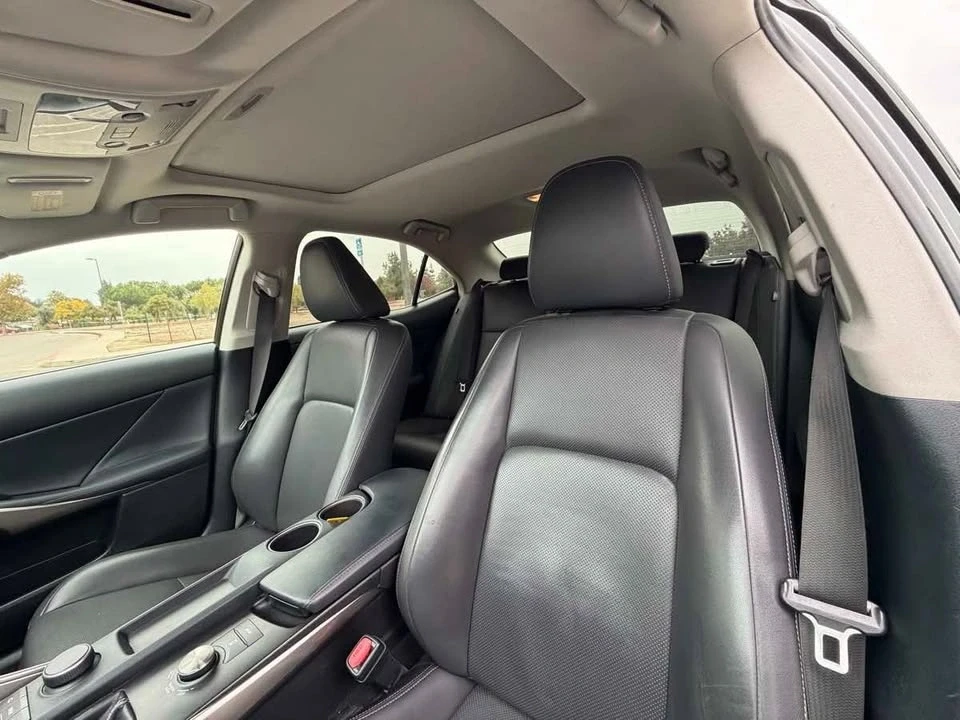 2016 Lexus IS 3rd Gen - Image 14 of 20