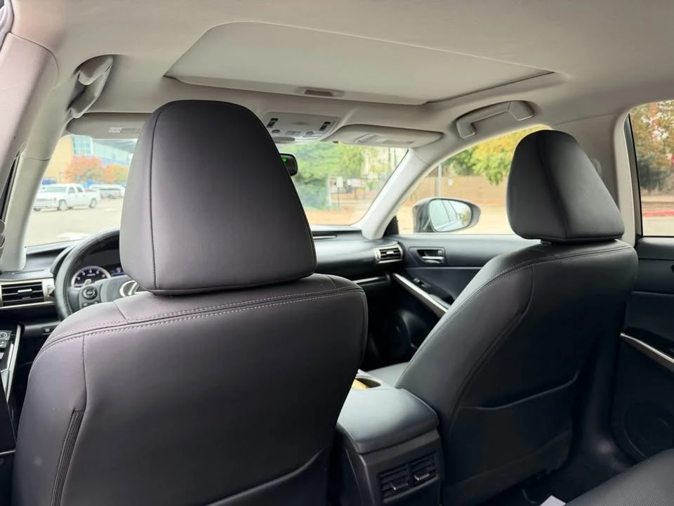 2016 Lexus IS 3rd Gen - Image 18 of 19