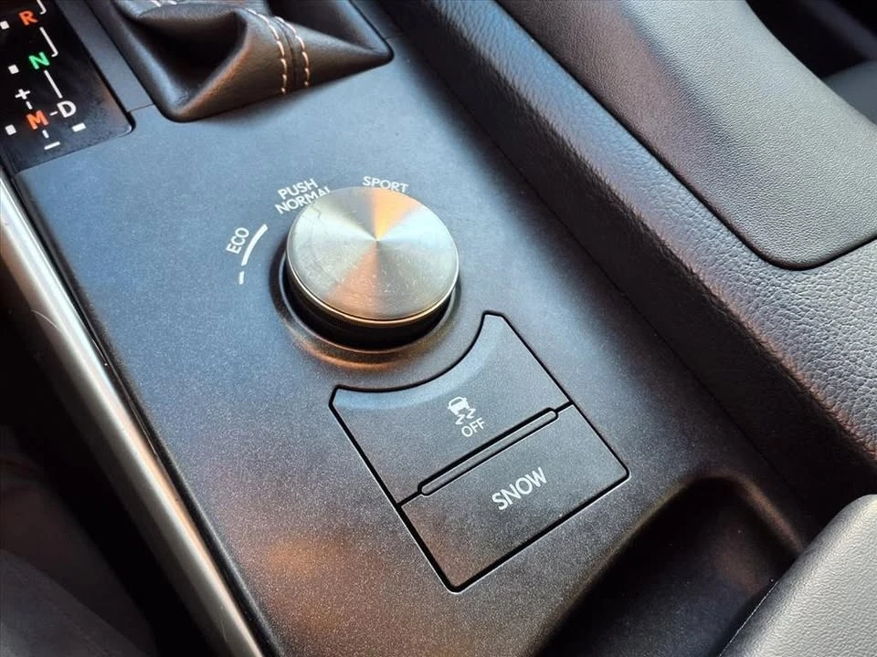 2016 Lexus IS 3rd Gen - Image 15 of 20