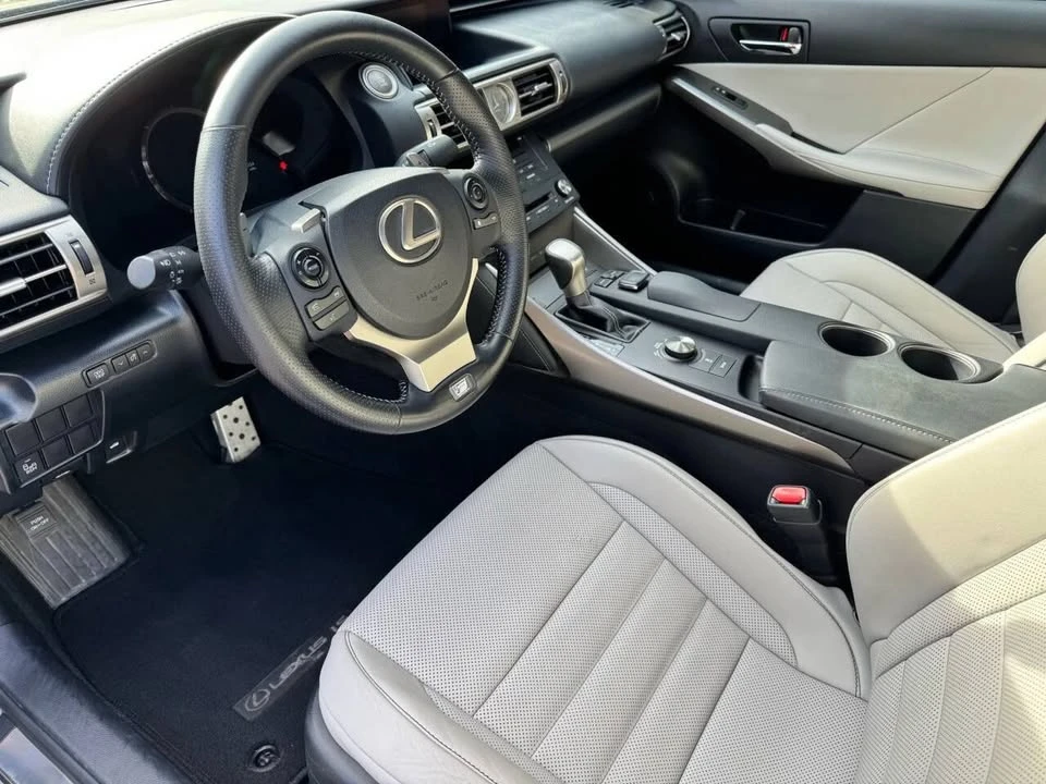 2016 Lexus IS 3rd Gen - Image 17 of 20