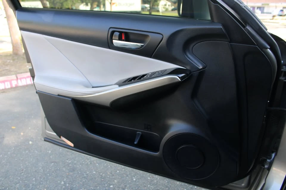 2016 Lexus IS 3rd Gen - Image 8 of 19