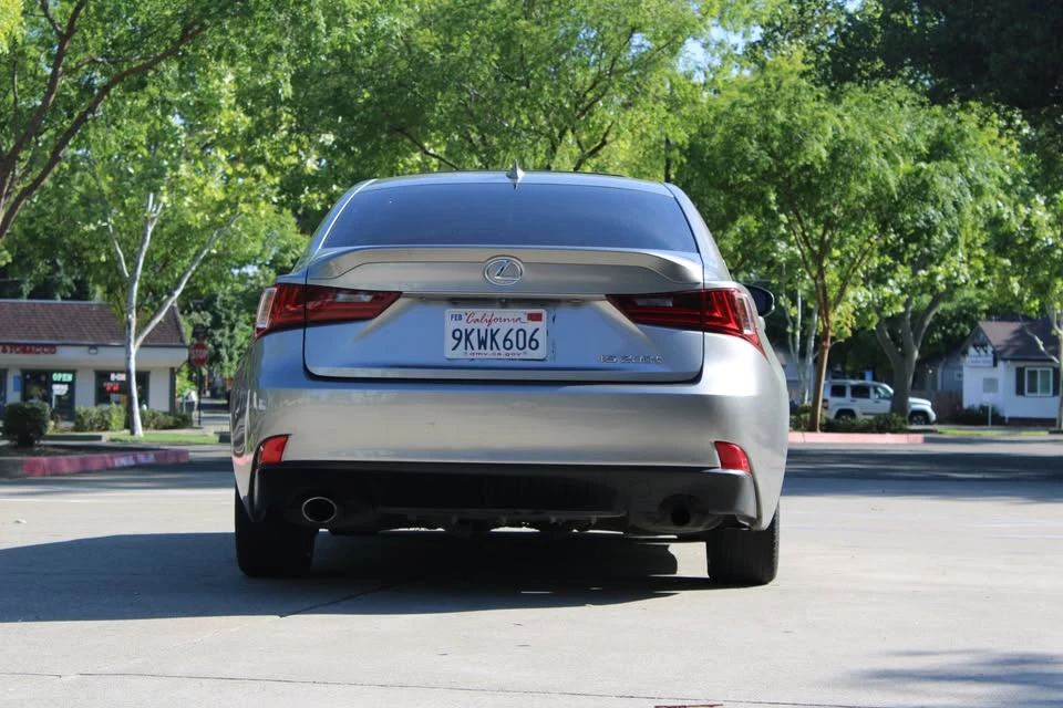 2016 Lexus IS 3rd Gen - Image 4 of 19