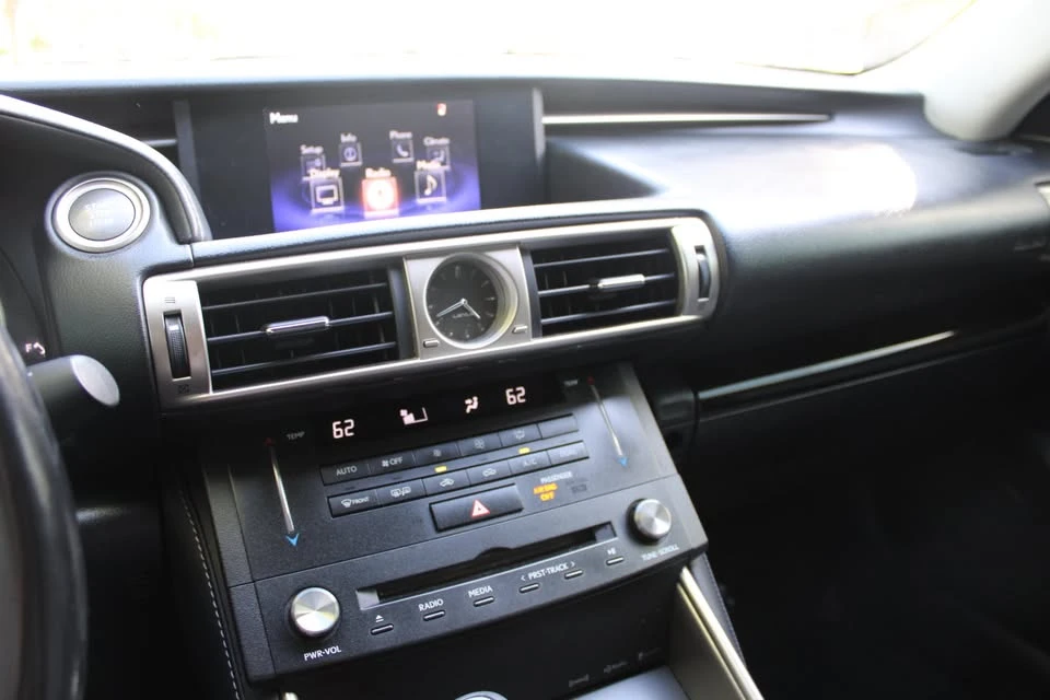 2016 Lexus IS 3rd Gen - Image 11 of 19