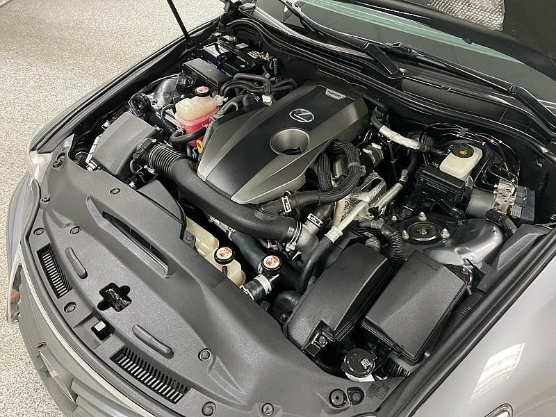 2016 Lexus IS 3rd Gen - Image 16 of 18