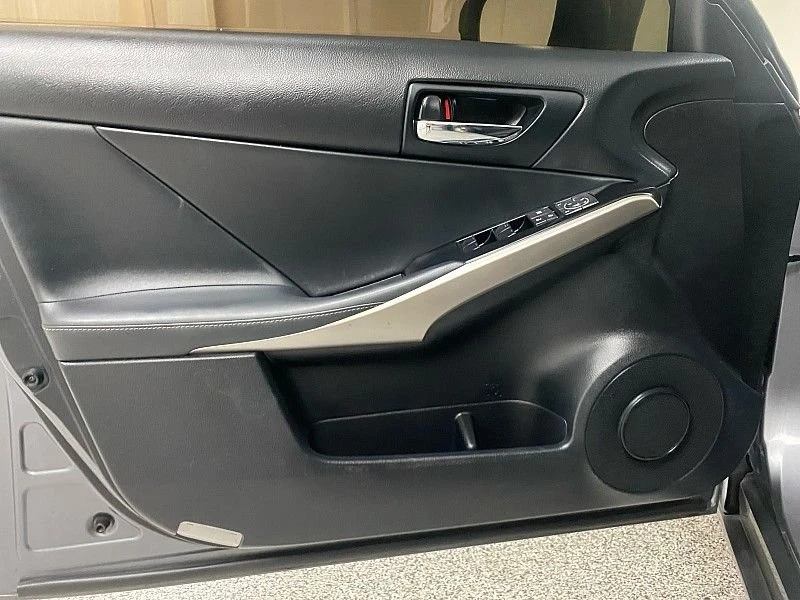 2016 Lexus IS 3rd Gen - Image 11 of 20