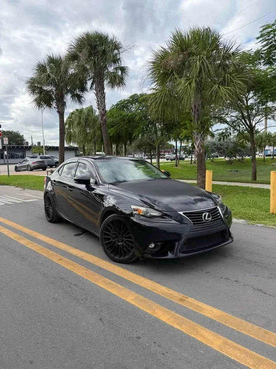 2016 Lexus IS 3rd Gen - Image 5 of 10