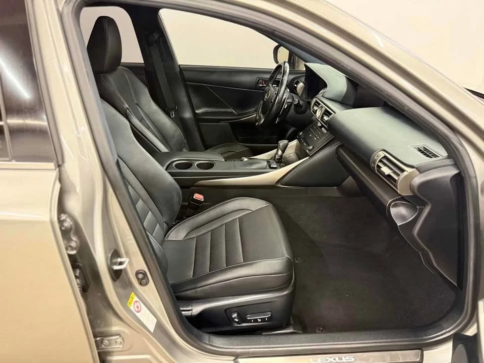 2016 Lexus IS 3rd Gen - Image 16 of 20
