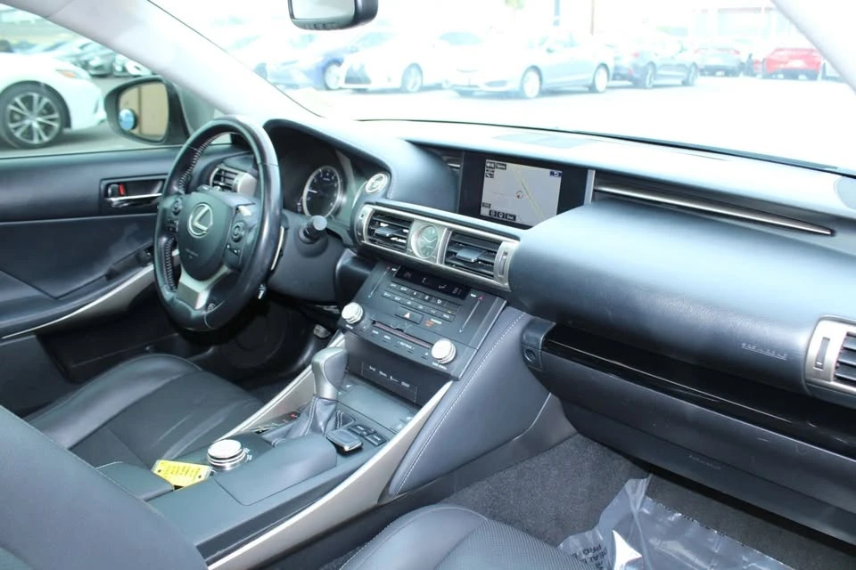2016 Lexus IS 3rd Gen - Image 17 of 18