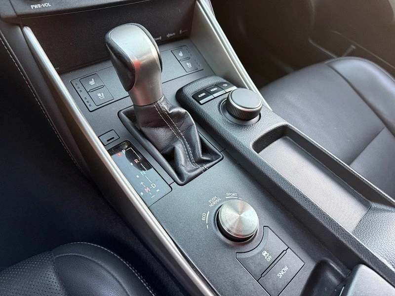 2016 Lexus IS 3rd Gen - Image 18 of 20