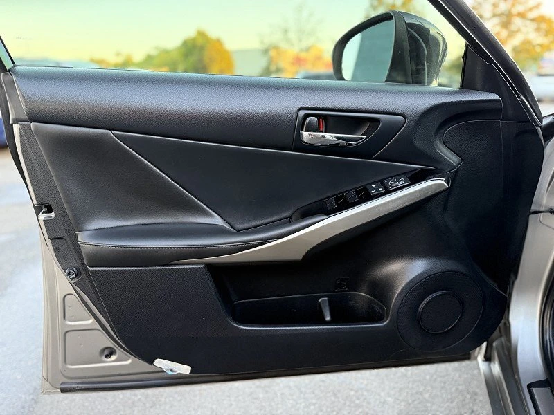 2016 Lexus IS 3rd Gen - Image 9 of 20
