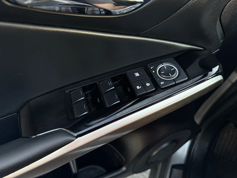2016 Lexus IS 3rd Gen - Image 17 of 20