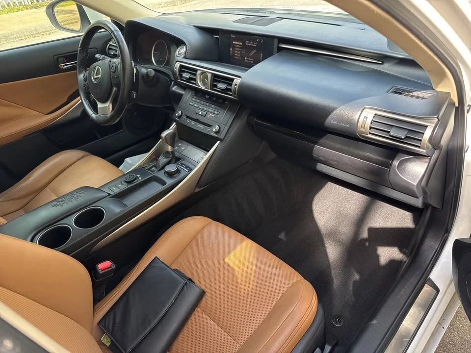 2016 Lexus IS 3rd Gen - Image 16 of 19