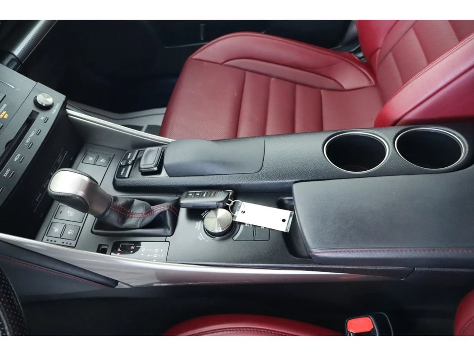 2016 Lexus IS 3rd Gen - Image 19 of 20