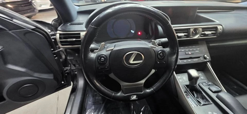 2016 Lexus IS 3rd Gen - Image 16 of 20