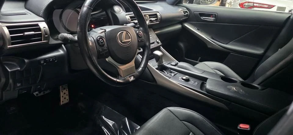2016 Lexus IS 3rd Gen - Image 18 of 20