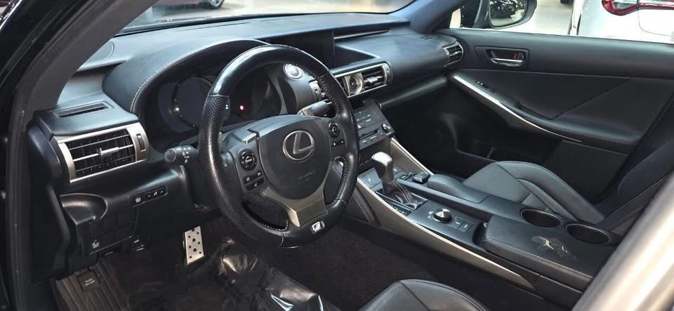 2016 Lexus IS 3rd Gen - Image 14 of 20