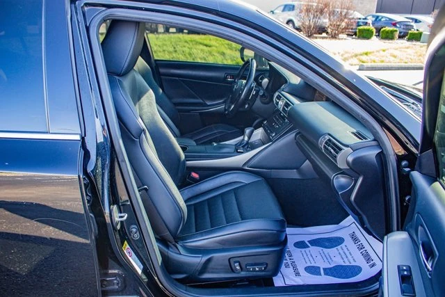 2016 Lexus IS 3rd Gen - Image 19 of 20
