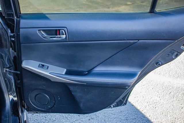 2016 Lexus IS 3rd Gen - Image 18 of 20
