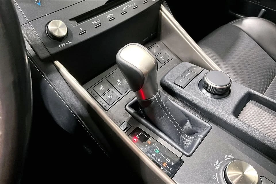 2016 Lexus IS 3rd Gen - Image 11 of 13
