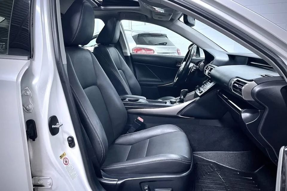 2016 Lexus IS 3rd Gen - Image 18 of 20