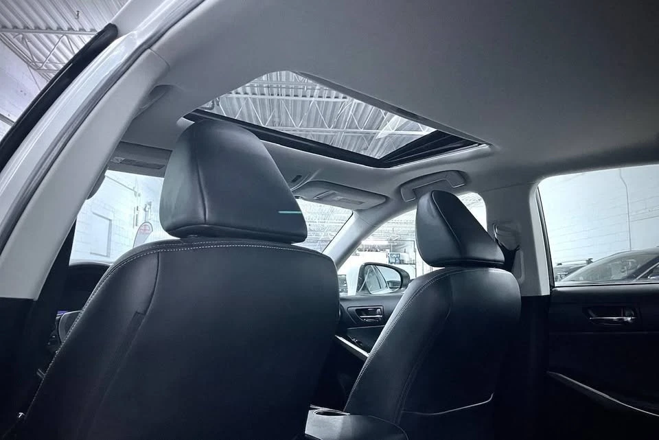 2016 Lexus IS 3rd Gen - Image 16 of 20