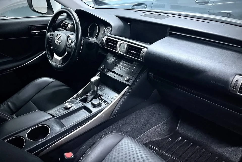 2016 Lexus IS 3rd Gen - Image 14 of 20