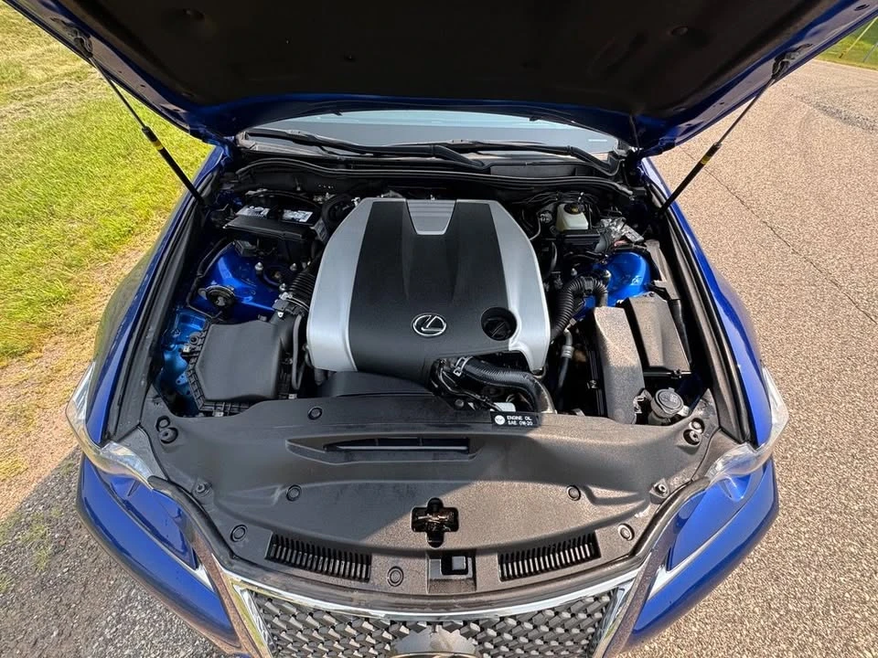 2016 Lexus IS 3rd Gen - Image 12 of 17