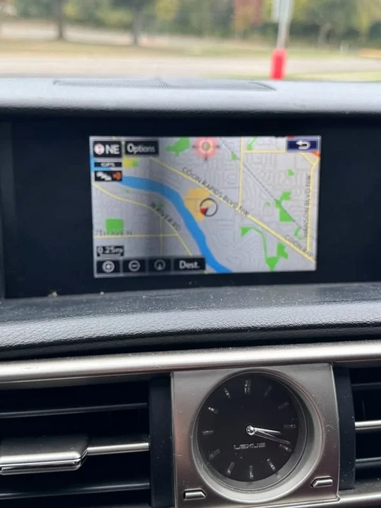 2016 Lexus IS 3rd Gen - Image 17 of 18
