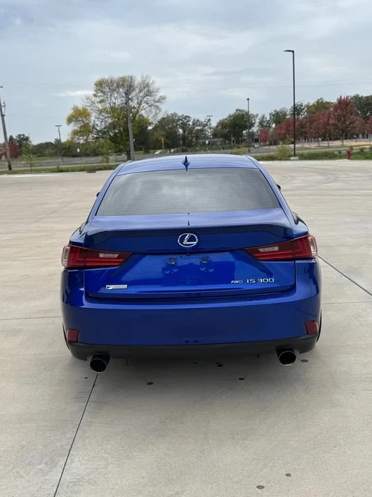 2016 Lexus IS 3rd Gen - Image 5 of 18