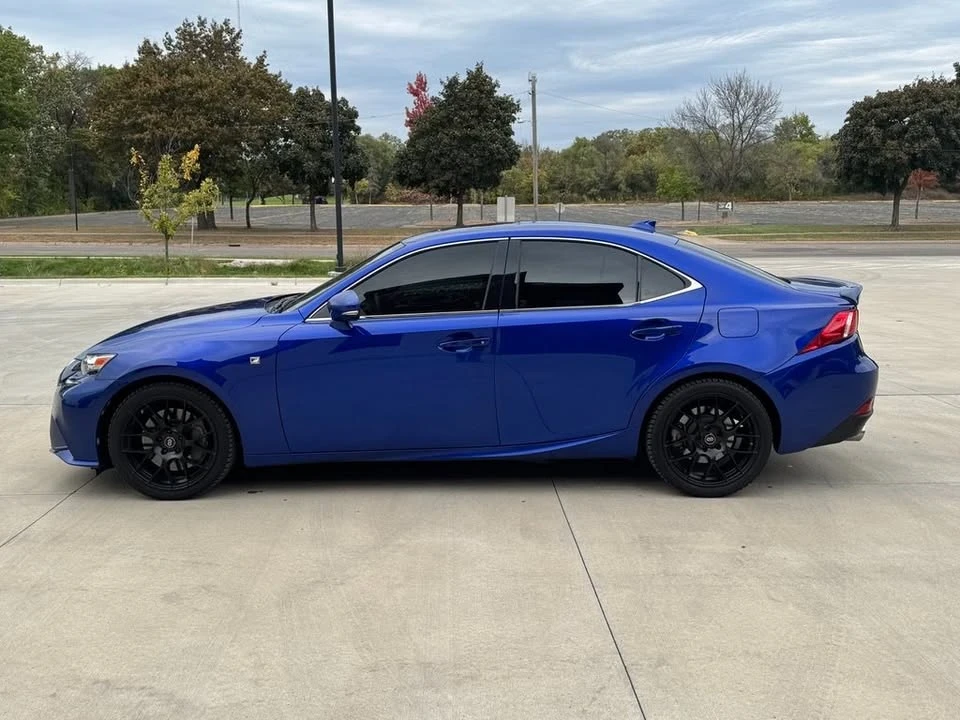 2016 Lexus IS 3rd Gen - Image 4 of 18