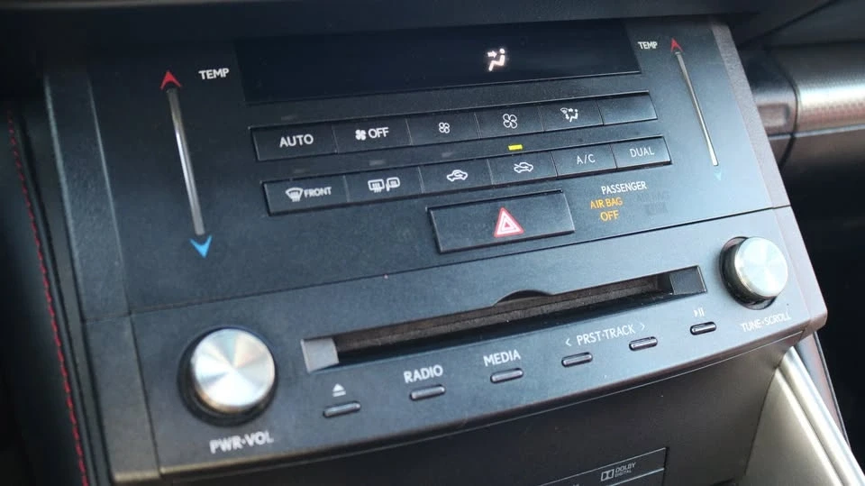 2016 Lexus IS 3rd Gen - Image 16 of 18